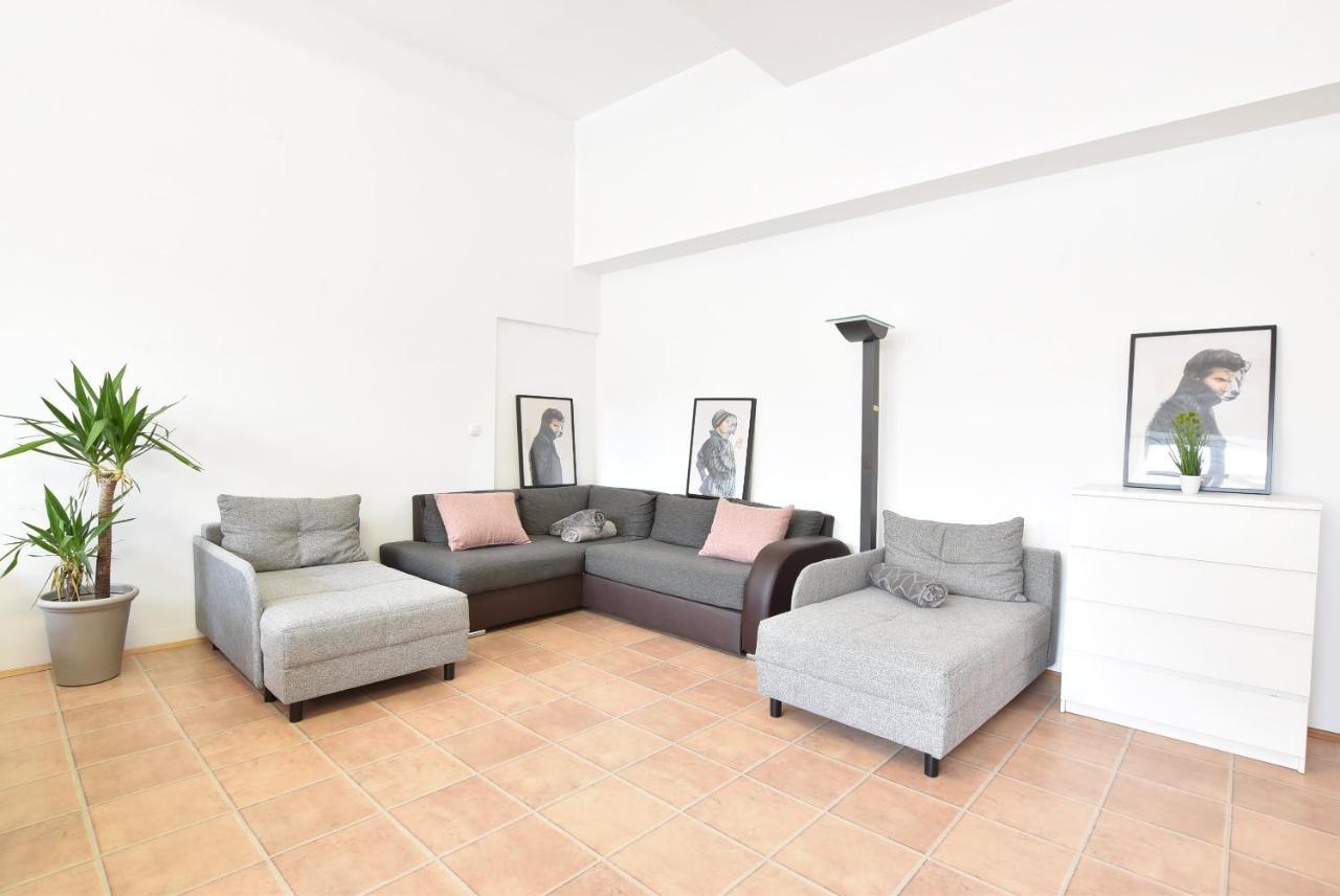 Riesiges Zentrales Apartment Mit Parkplatz Инсбрук Экстерьер фото